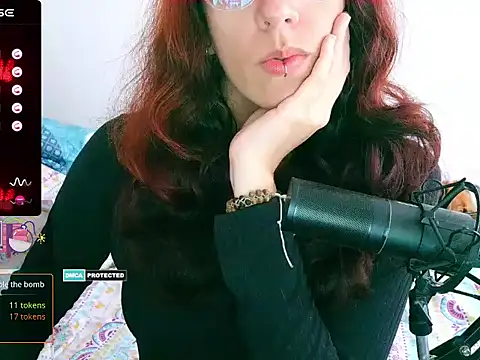 Snapshot of thecherry_Paulette chatting on 10.27.25 thecherry Paulette online show from 10.27.25