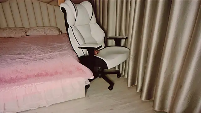 Girl  Funny online show from 12.28.24