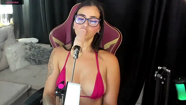 LauraColour online show from 02.05.26