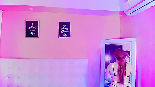 Snapshot of hotpawgmilf chatting on 01.30.25 hotpawgmilf online show from 01.30.25