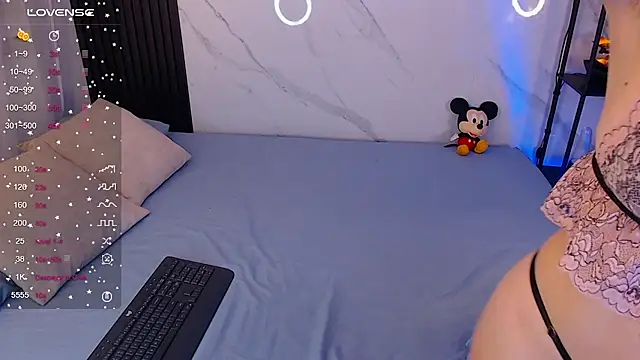 Snapshot of hotpawgmilf chatting on 03.23.25 hotpawgmilf online show from 03.23.25