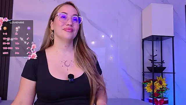 Snapshot of hotpawgmilf chatting on 07.10.26 hotpawgmilf online show from 07.10.26