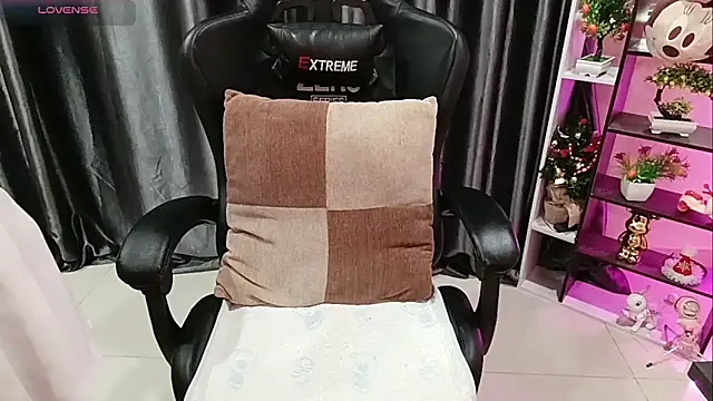 Snapshot of Yuki-yio chatting on 02.11.26 Yuki-yio online show from 02.11.26