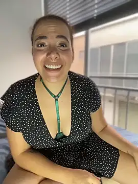 Emma Wish online show from 04.15.26