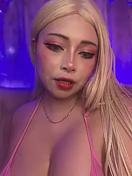 Snapshot of seraphine23 chatting on 01.11.25 seraphine23 online show from 01.11.25