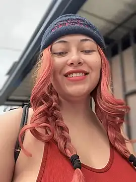 Snapshot of seraphine23 chatting on 02.05.25 seraphine23 online show from 02.05.25