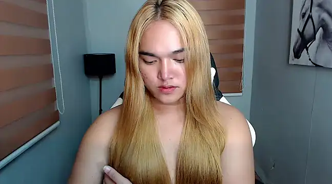 Snapshot of MoaningKylie chatting on 02.02.25 MoaningKylie online show from 02.02.25