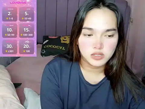 Snapshot of MoaningKylie chatting on 02.10.26 MoaningKylie online show from 02.10.26