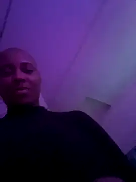 Snapshot of HoneyDripHer chatting on 10.09.25 HoneyDripHer online show from 10.09.25