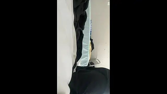 Snapshot of HoneyDripHer chatting on 11.13.25 HoneyDripHer online show from 11.13.25