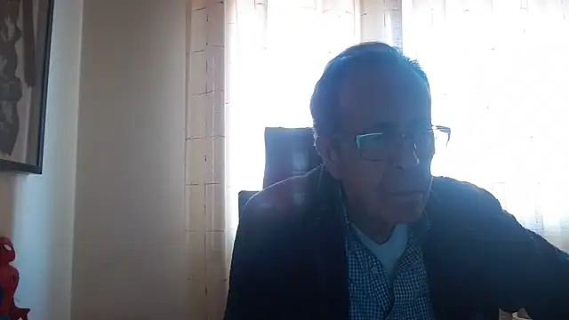 Snapshot of TonyComa chatting on 04.15.26 TonyComa online show from 04.15.26