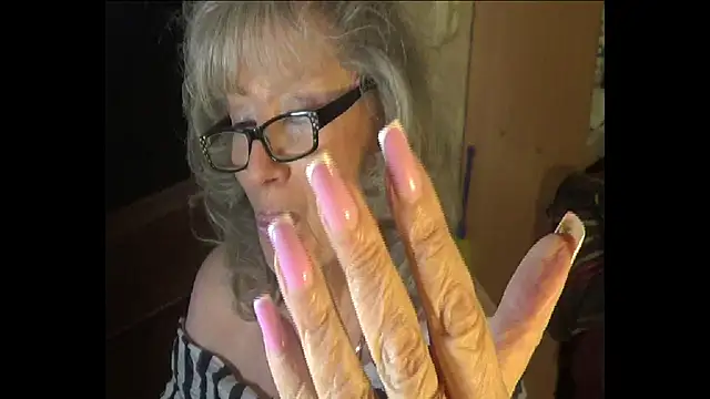 RoyalTits online show from 04.10.26