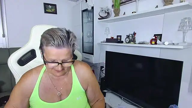 Snapshot of Selenna57 chatting on 06.16.26 Selenna57 online show from 06.16.26