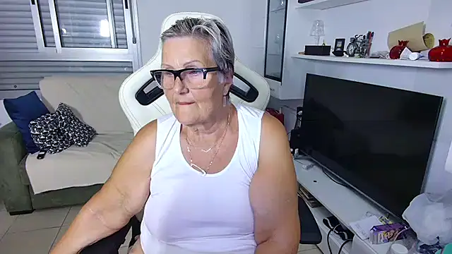 Snapshot of Selenna57 chatting on 06.25.26 Selenna57 online show from 06.25.26
