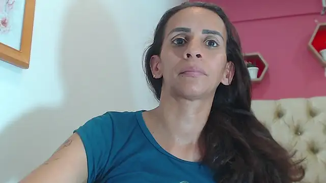 Amber Moore online show from 10.07.25