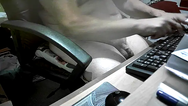 Snapshot of dirtyharry2022 chatting on 12.16.24 dirtyharry2022 online show from 12.16.24