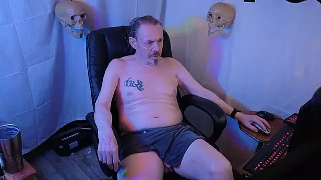 Snapshot of Richy__Rich_ chatting on 10.30.25 Richy Rich online show from 10.30.25