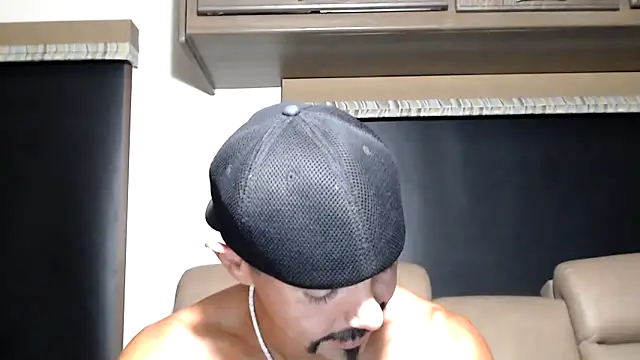 Snapshot of ThickD2C chatting on 06.21.26 ThickD2C online show from 06.21.26