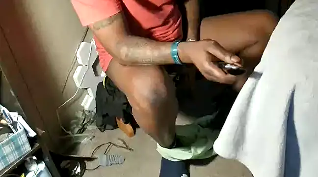 Makeyoucumallover online show from 12.31.24