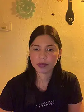 Snapshot of Estefani_32 chatting on 06.04.26 Estefani 32 online show from 06.04.26