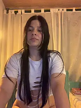 Snapshot of Estefani_32 chatting on 06.06.26 Estefani 32 online show from 06.06.26