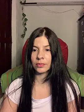 Snapshot of Estefani_32 chatting on 06.19.26 Estefani 32 online show from 06.19.26