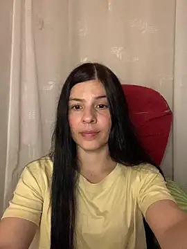 Snapshot of Estefani_32 chatting on 06.23.26 Estefani 32 online show from 06.23.26