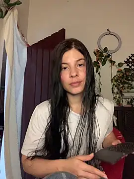 Snapshot of Estefani_32 chatting on 06.30.26 Estefani 32 online show from 06.30.26