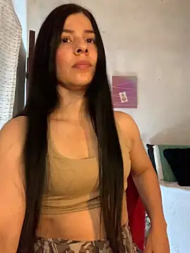 Snapshot of Estefani_32 chatting on 07.15.26 Estefani 32 online show from 07.15.26