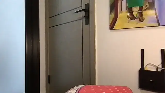 Snapshot of choco_petite chatting on 04.01.26 choco petite online show from 04.01.26