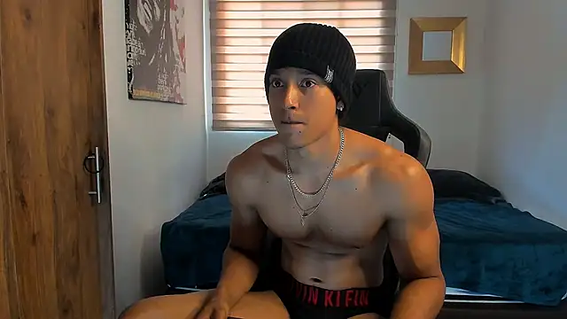 Snapshot of Liam_V chatting on 12.02.24 Liam V online show from 12.02.24