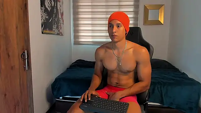 Snapshot of Liam_V chatting on 12.04.24 Liam V online show from 12.04.24