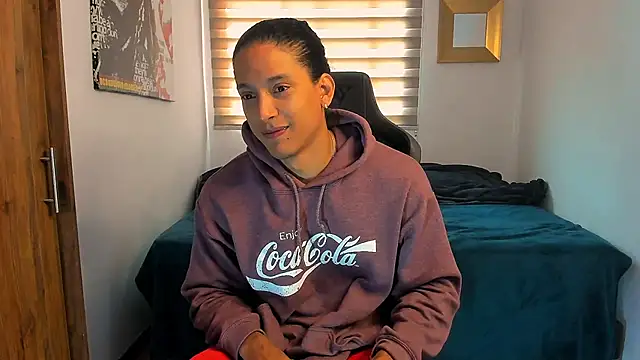 Snapshot of Liam_V chatting on 12.21.24 Liam V online show from 12.21.24