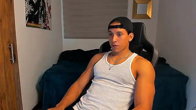 Snapshot of Liam_V chatting on 12.24.24 Liam V online show from 12.24.24