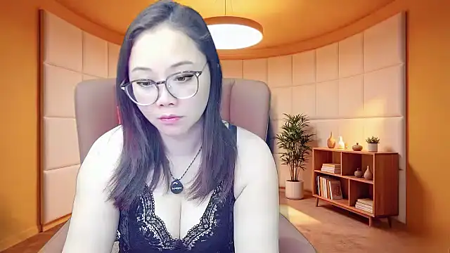 Snapshot of Giuliam chatting on 04.17.26 Giuliam online show from 04.17.26