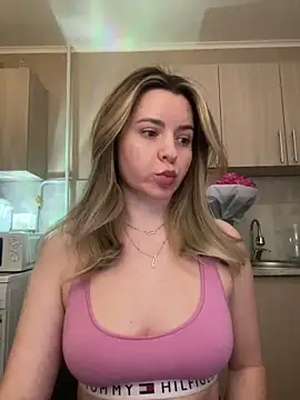 Snapshot of NastyushaaLove chatting on 02.18.25 NastyushaaLove online show from 02.18.25