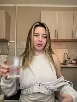 Snapshot of NastyushaaLove chatting on 02.22.25 NastyushaaLove online show from 02.22.25