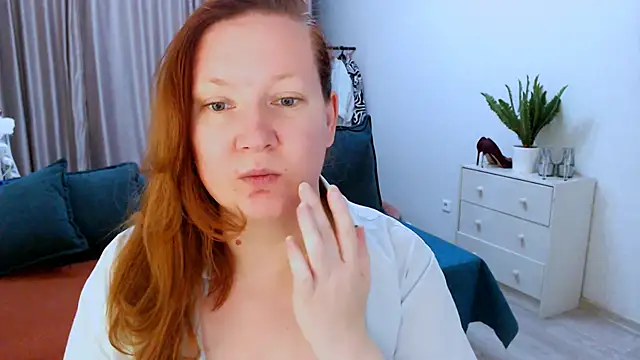 GoddessLara online show from 10.02.25