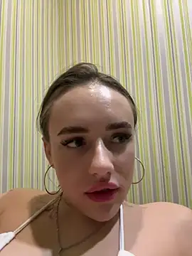 Lisaaan online show from 12.21.24