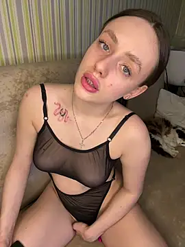 Lisaaan online show from 03.16.25