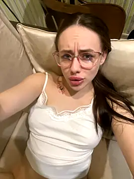 Lisaaan online show from 10.09.25