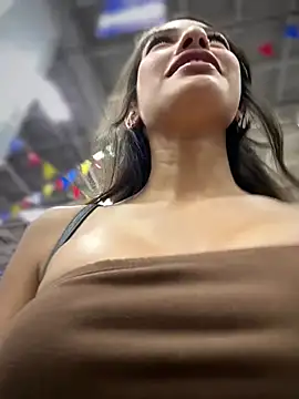 DulceLenns online show from 04.10.26