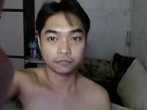 Snapshot of xAsianTwinkx chatting on 12.20.25 xAsianTwinkx online show from 12.20.25