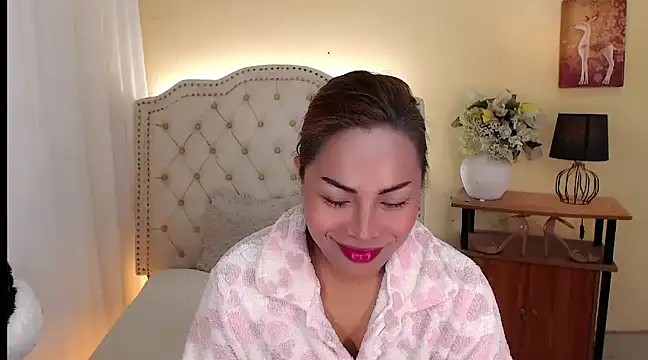 DreamLADYBOY online show from 01.07.25