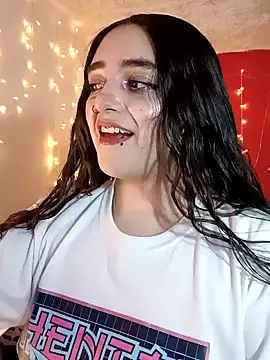 IvonneT online show from 12.12.24