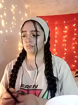 IvonneT online show from 01.31.25