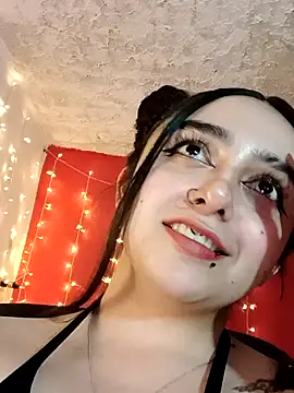 IvonneT online show from 02.02.25