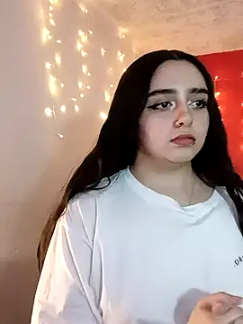 IvonneT online show from 02.05.25