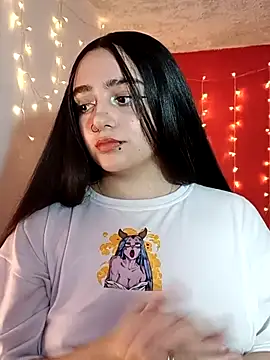 IvonneT online show from 02.15.25