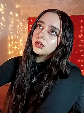 IvonneT online show from 02.20.25